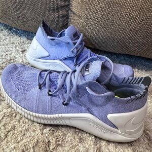 Women’s Nikes size 8